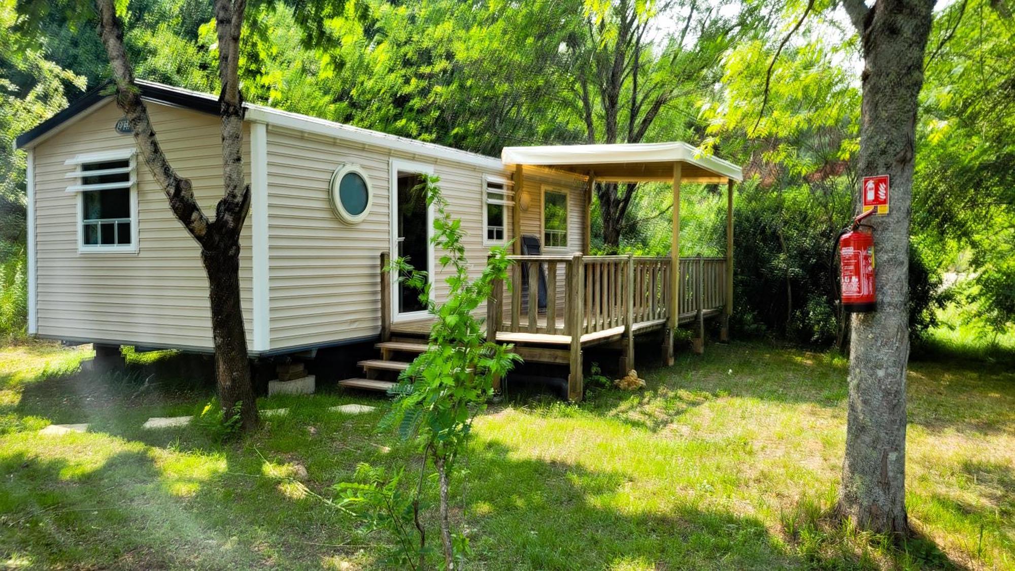 Camping Les Terrasses De Dordogne Rouffignac Saint-Cernin Eksteriør bilde