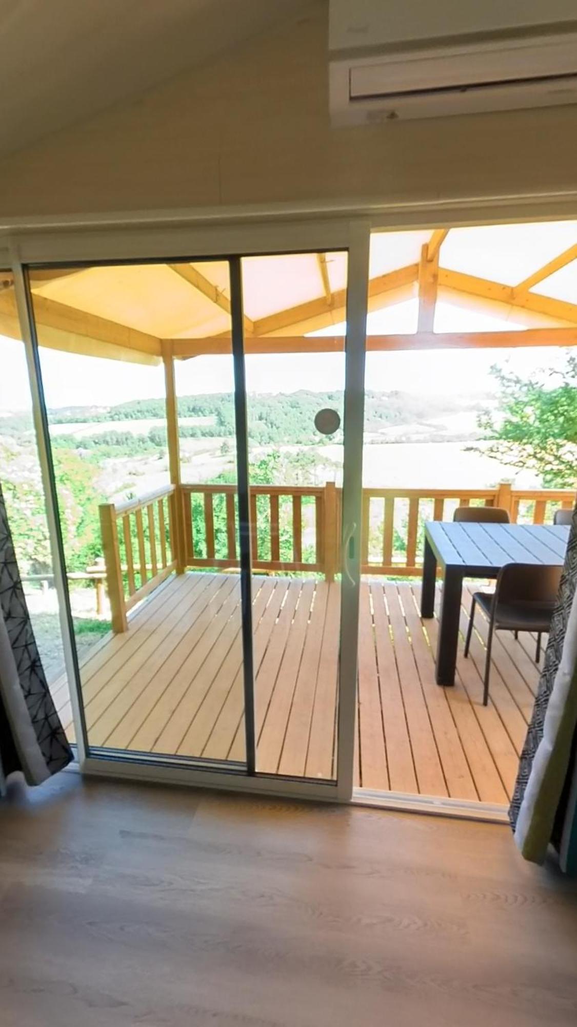 Camping Les Terrasses De Dordogne Rouffignac Saint-Cernin Rom bilde