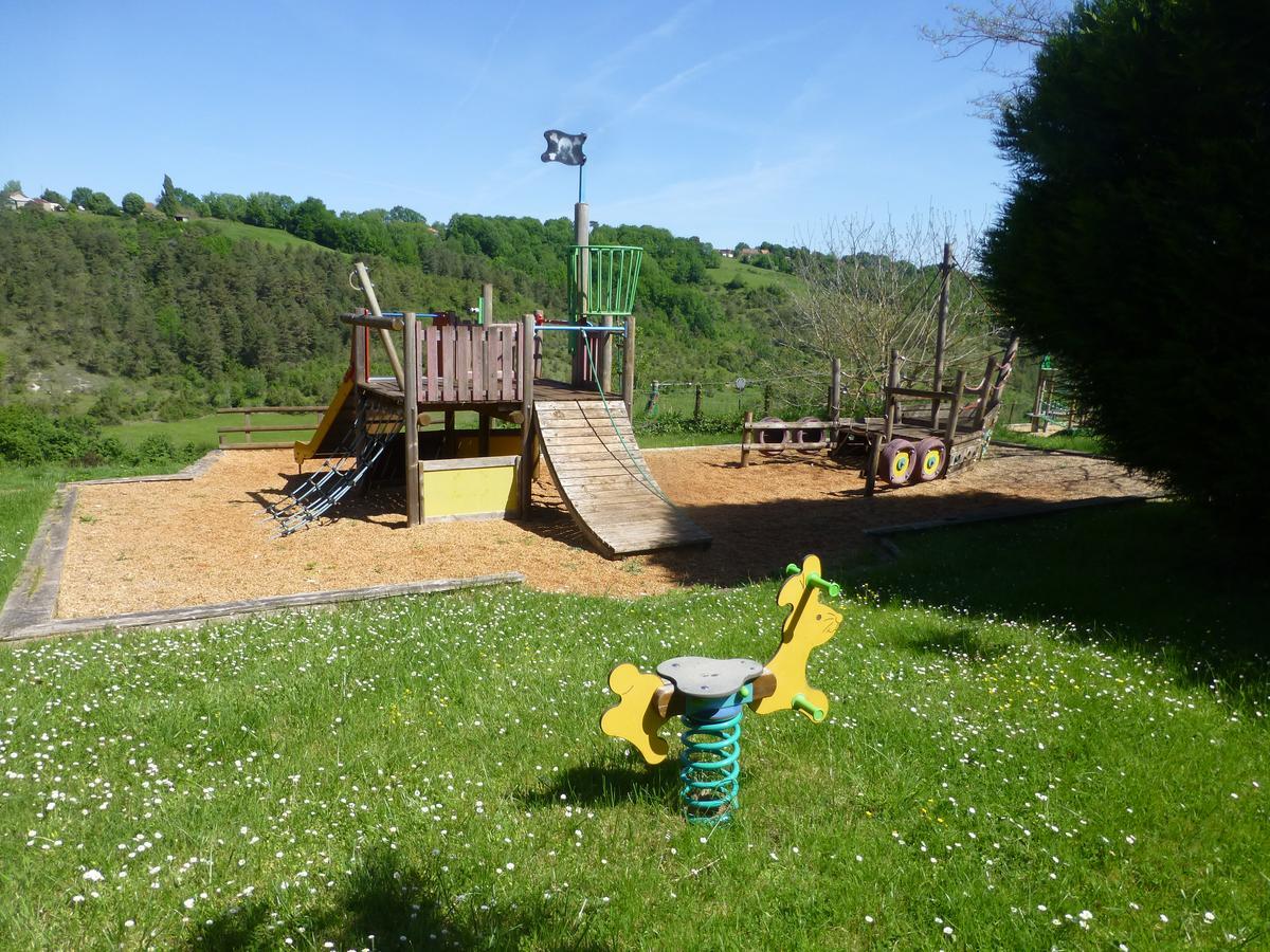 Camping Les Terrasses De Dordogne Rouffignac Saint-Cernin Eksteriør bilde